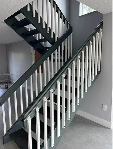 274 SW 159th Ter, Sunrise, FL 33326