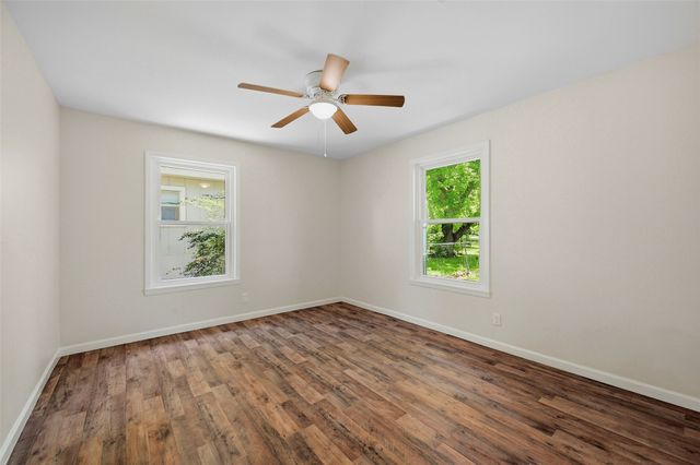 206 S Magnolia Street, Pottsboro, TX 75076