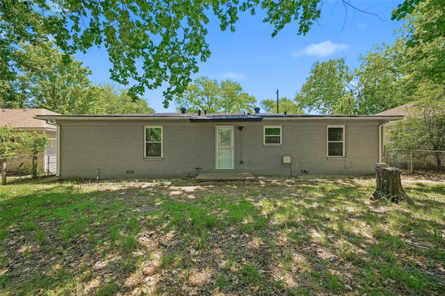 206 S Magnolia Street, Pottsboro, TX 75076