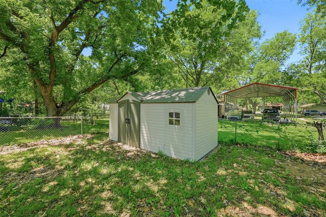 206 S Magnolia Street, Pottsboro, TX 75076