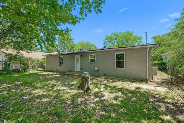 206 S Magnolia Street, Pottsboro, TX 75076