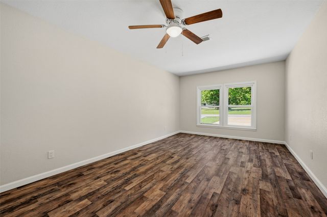 206 S Magnolia Street, Pottsboro, TX 75076