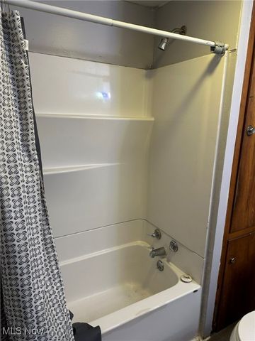 864 Forrest Drive, Akron, OH 44306