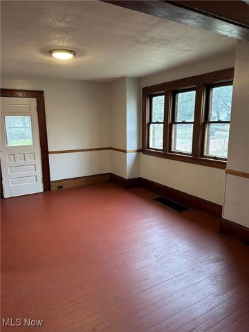 864 Forrest Drive, Akron, OH 44306