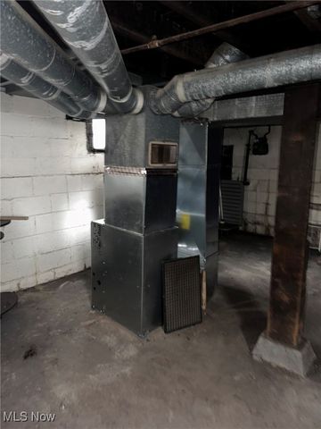 864 Forrest Drive, Akron, OH 44306