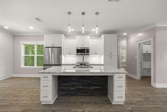 23 E Chapel Hill Blvd., Hattiesburg, MS 39402
