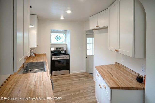 819 Cawood Street, Lansing, MI 48915