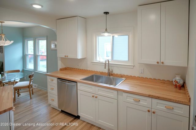 819 Cawood Street, Lansing, MI 48915