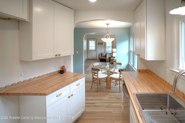 819 Cawood Street, Lansing, MI 48915