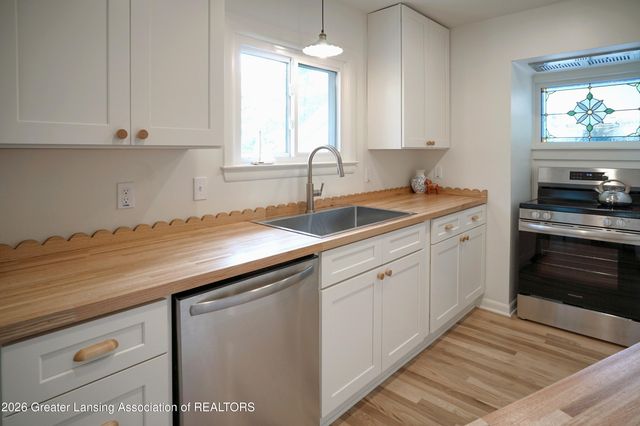 819 Cawood Street, Lansing, MI 48915