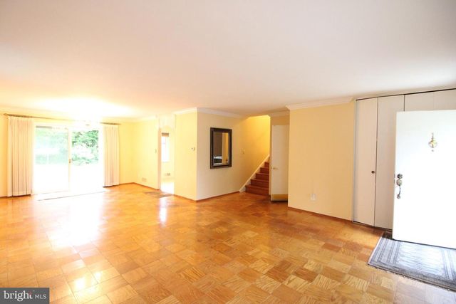 7712 ROYSTON ST, Annandale, VA 22003