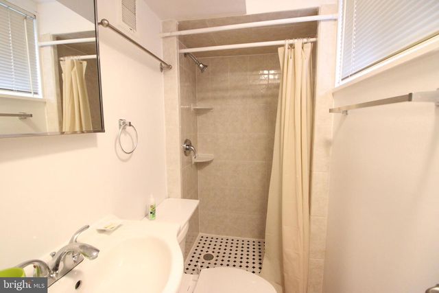 7712 ROYSTON ST, Annandale, VA 22003