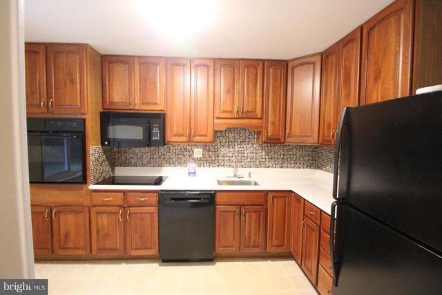 7712 ROYSTON ST, Annandale, VA 22003