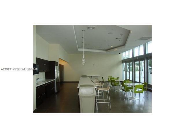 79 SW 12th St 3702-S, Miami, FL 33130