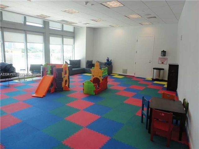 79 SW 12th St 3702-S, Miami, FL 33130
