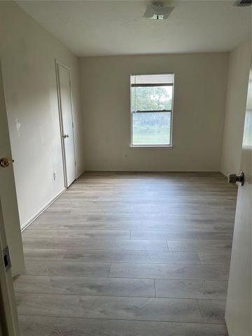 8030 Golf Green Circle, Houston, TX 77036