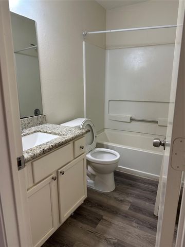 8030 Golf Green Circle, Houston, TX 77036