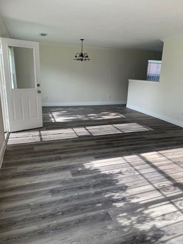 8030 Golf Green Circle, Houston, TX 77036