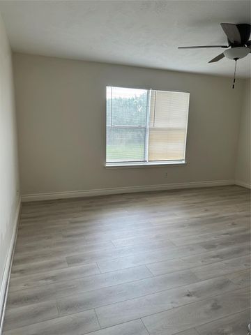 8030 Golf Green Circle, Houston, TX 77036
