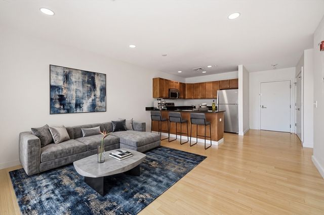 99 Chestnut Hill Ave 307, Boston, MA 02135