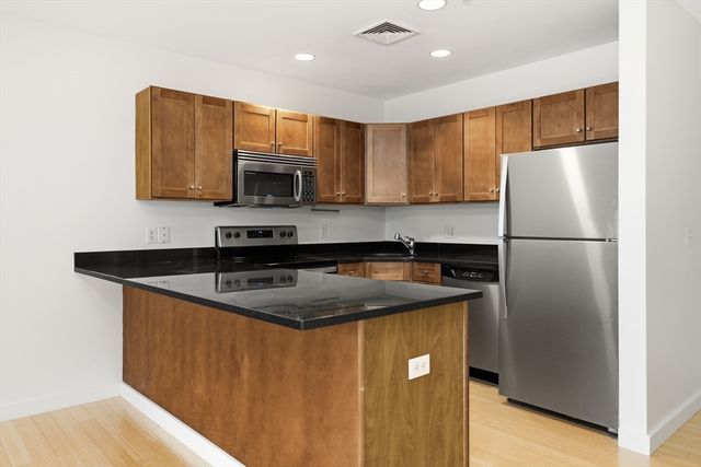 99 Chestnut Hill Ave 307, Boston, MA 02135
