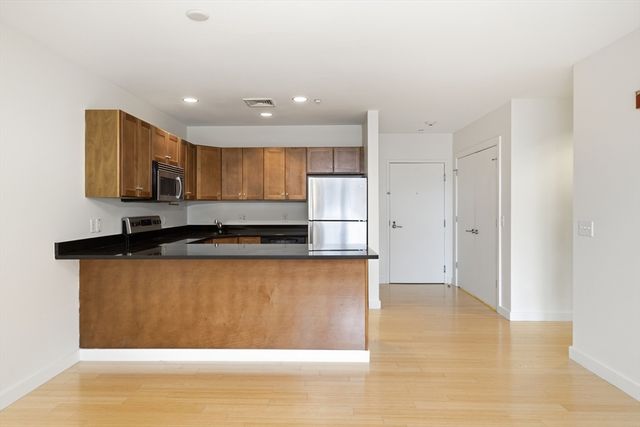99 Chestnut Hill Ave 307, Boston, MA 02135