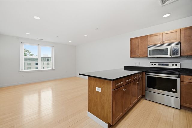 99 Chestnut Hill Ave 307, Boston, MA 02135