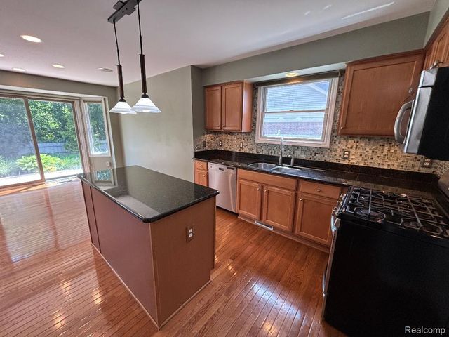 33329 Crooks Street, Brownstown Charter Township, MI 48173