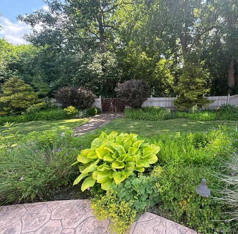 33329 Crooks Street, Brownstown Charter Township, MI 48173