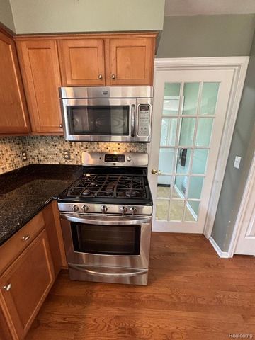 33329 Crooks Street, Brownstown Charter Township, MI 48173