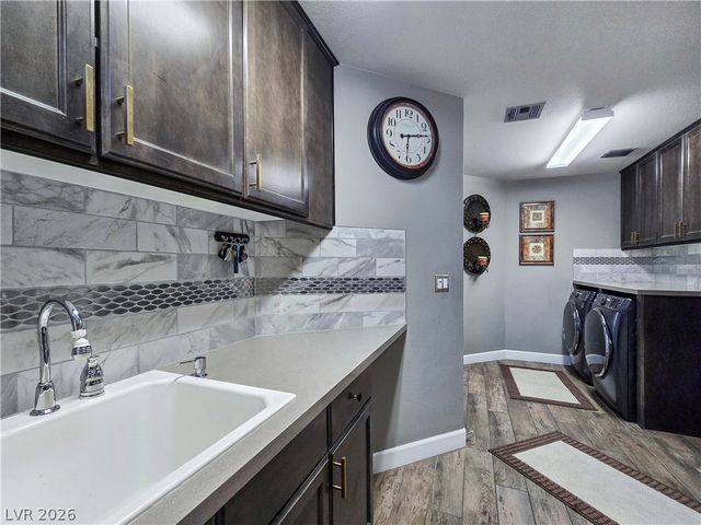 8354 Bartholomew Park Court, Las Vegas, NV 89139