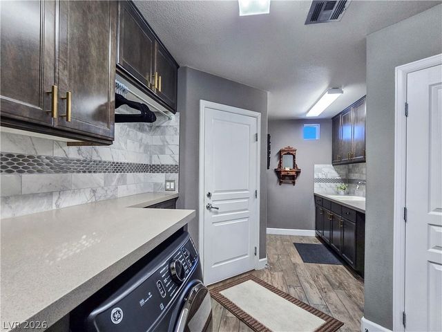 8354 Bartholomew Park Court, Las Vegas, NV 89139