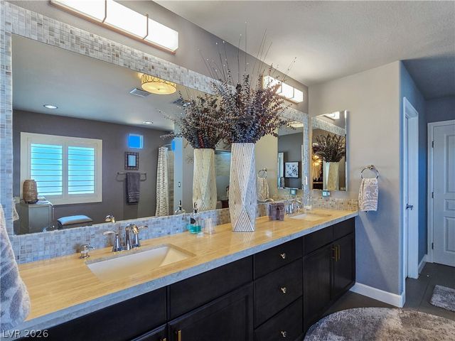 8354 Bartholomew Park Court, Las Vegas, NV 89139