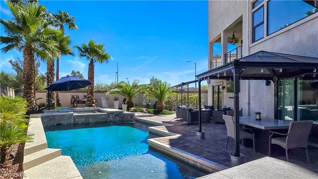 8354 Bartholomew Park Court, Las Vegas, NV 89139