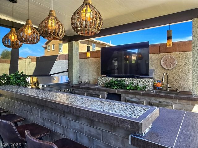 8354 Bartholomew Park Court, Las Vegas, NV 89139