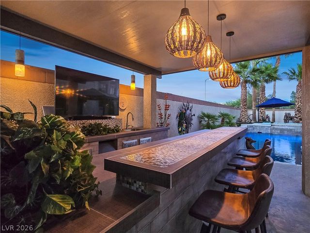 8354 Bartholomew Park Court, Las Vegas, NV 89139