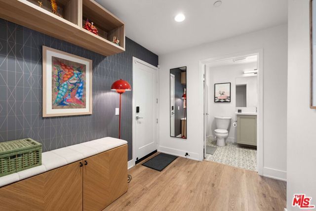 2911 Exposition Place 1, Los Angeles, CA 90018
