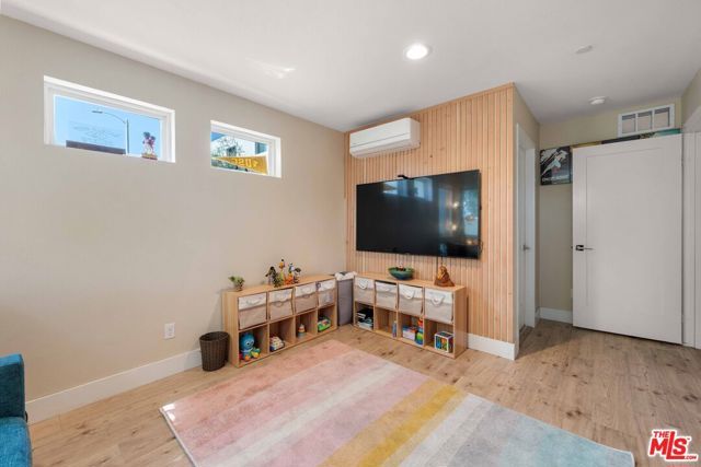 2911 Exposition Place 1, Los Angeles, CA 90018