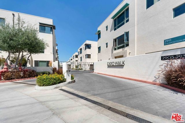 2911 Exposition Place 1, Los Angeles, CA 90018