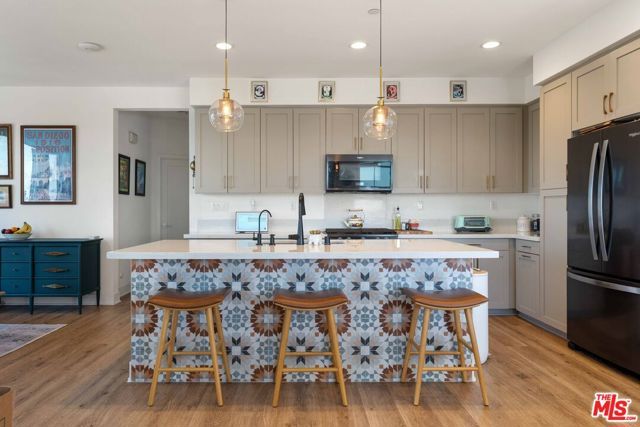 2911 Exposition Place 1, Los Angeles, CA 90018