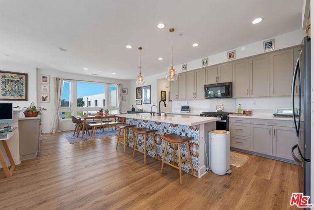 2911 Exposition Place 1, Los Angeles, CA 90018