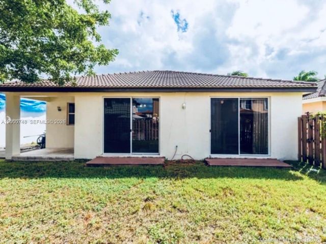 8135 NW 198th Ter, Hialeah, FL 33015