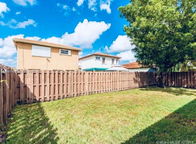 8135 NW 198th Ter, Hialeah, FL 33015