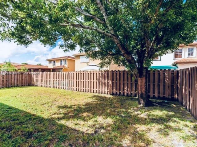 8135 NW 198th Ter, Hialeah, FL 33015