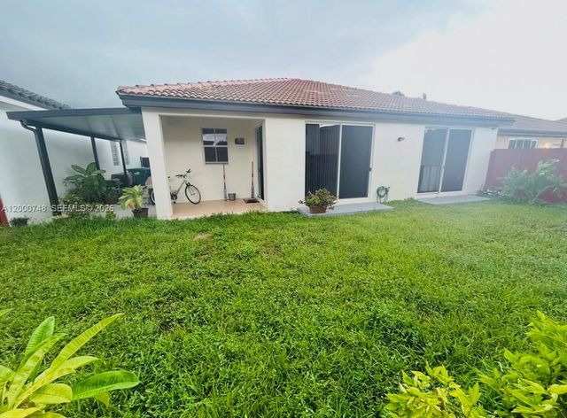 8135 NW 198th Ter, Hialeah, FL 33015