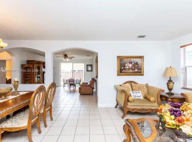 8135 NW 198th Ter, Hialeah, FL 33015