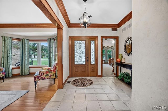 1350 Conway Oaks Drive, Chesterfield, MO 63017