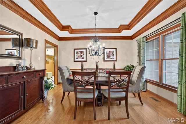 1350 Conway Oaks Drive, Chesterfield, MO 63017