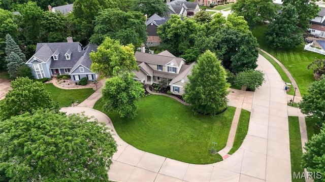 1350 Conway Oaks Drive, Chesterfield, MO 63017