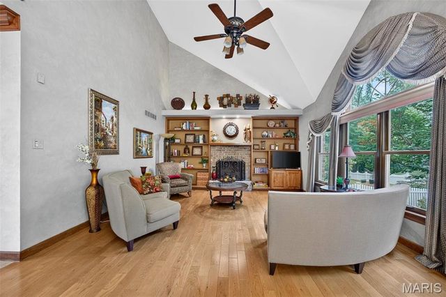 1350 Conway Oaks Drive, Chesterfield, MO 63017